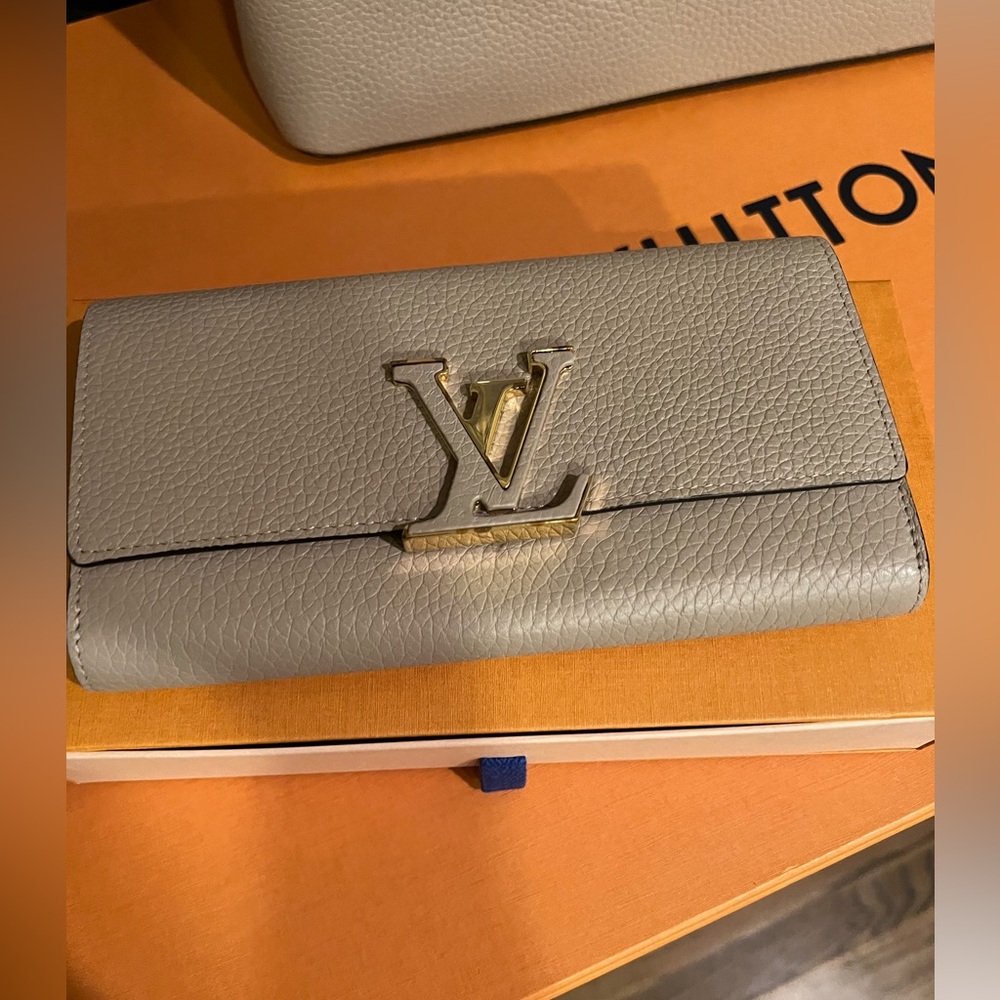 Louis Vuitton Capucines Beige Wallet!